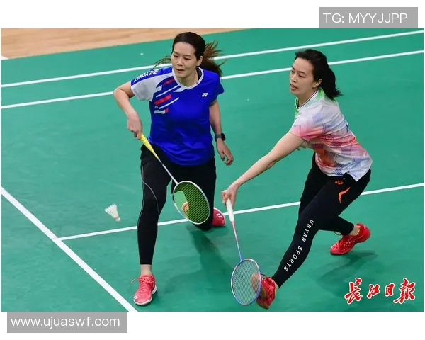 南京羽毛球队与武汉羽毛球队赛后复盘分析比赛经验与战术调整探讨